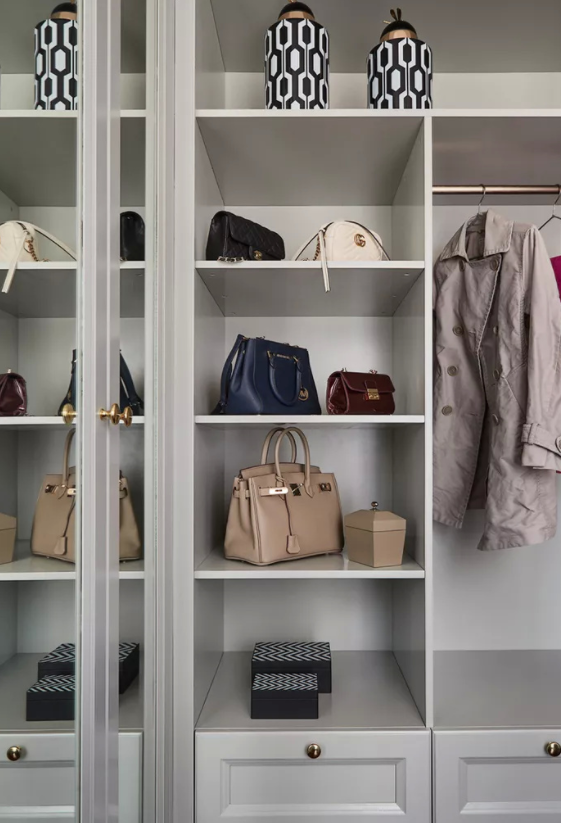 如何收納衣服整理衣柜？收納整理有竅門，超實用，純干貨！